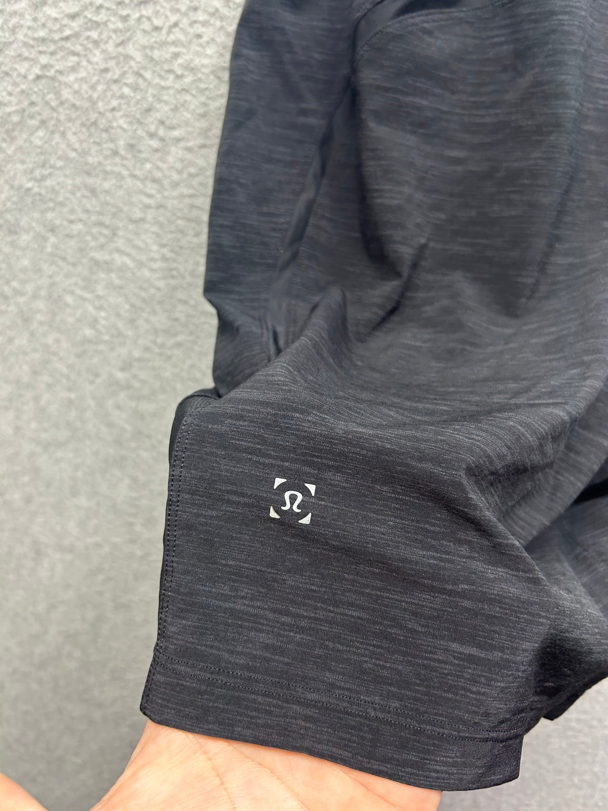 Lululemon Pace Breaker Short Linerless 9" Size Medium All Court Texture Deep Coal Black