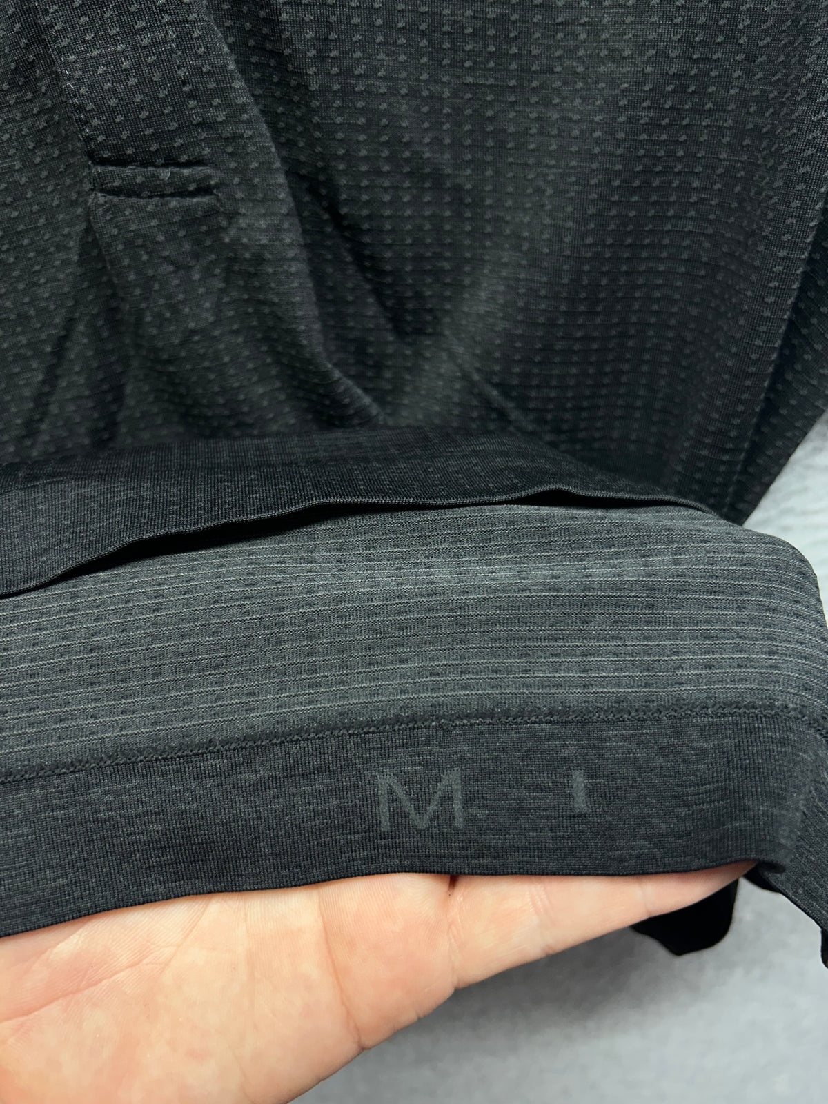 Lululemon Metal Vent Tech Polo Size Medium Black