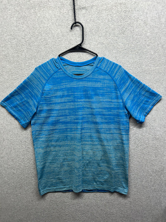 Lululemon Metal Vent Tech Short Sleeve V-Neck Shirt 2.0 Size Large Static Storm Stripe Prosecco