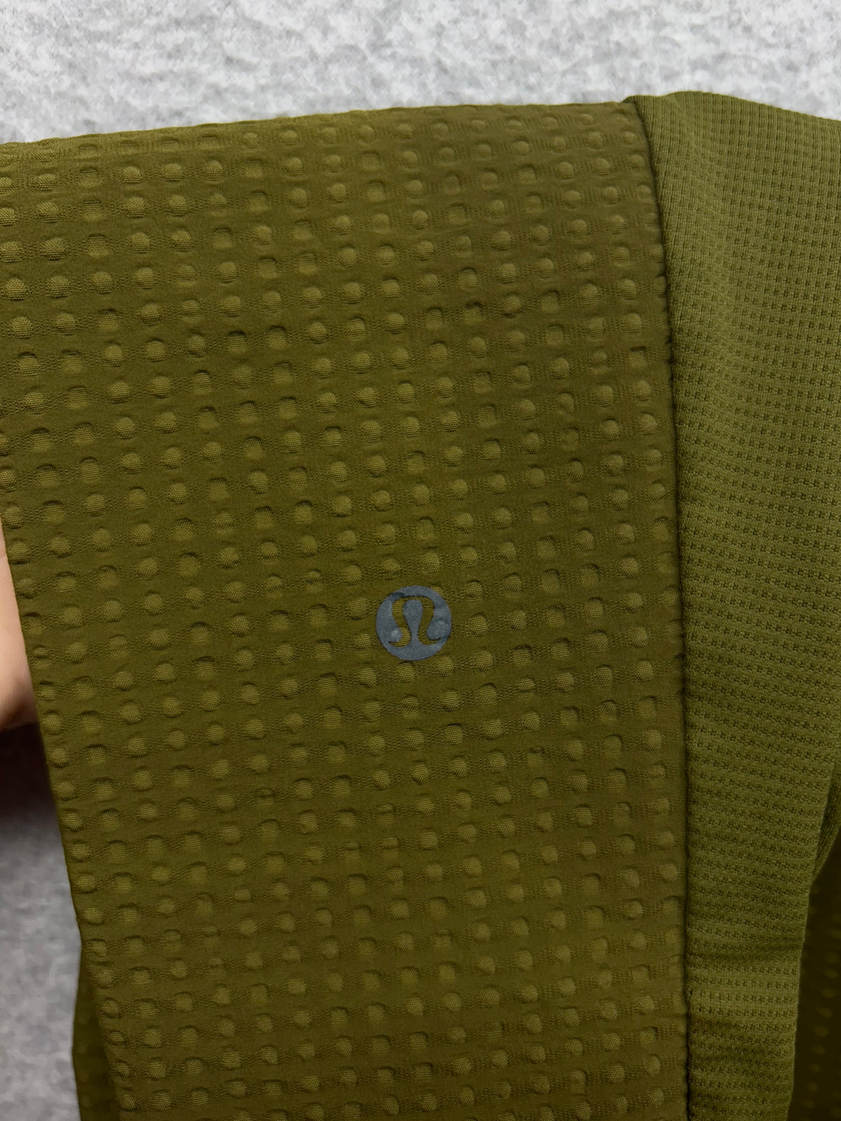 Lululemon Cold Terrain 3/4 Zip Size Large Moss Green