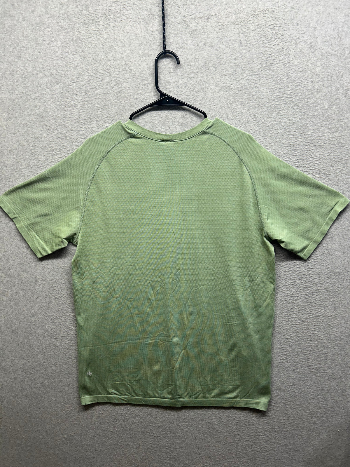 Lululemon Metal Vent Tech Short Sleeve Size XL Light Green