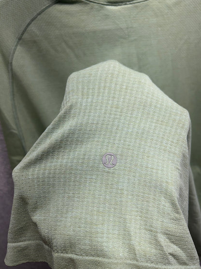 Lululemon Metal Vent Tech Short Sleeve Size XL Light Green