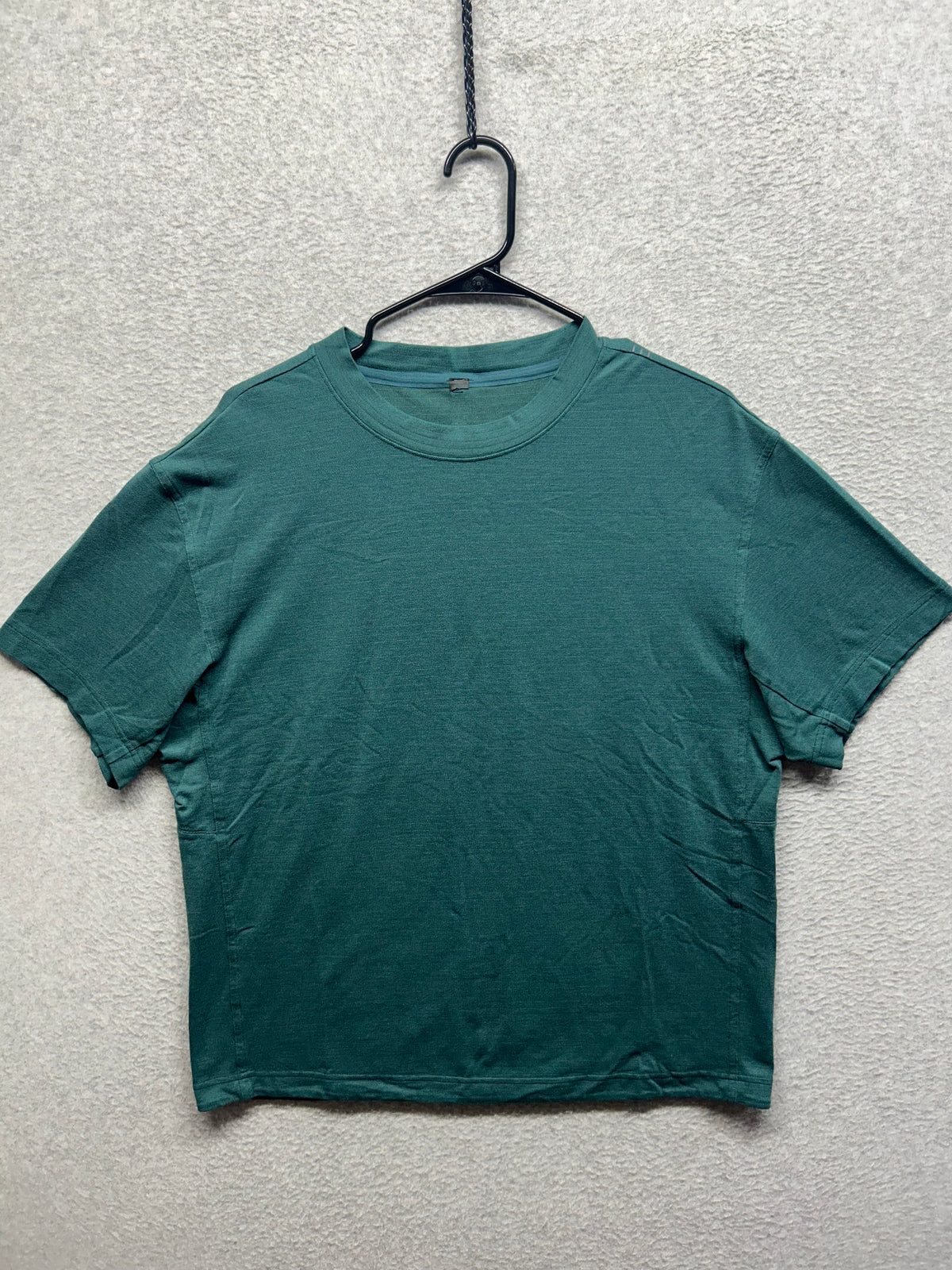 Lululemon License To Train Short Sleeve Size XL Green