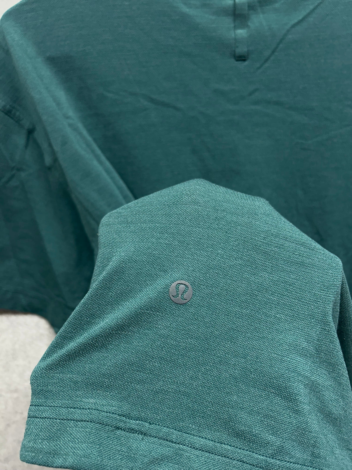 Lululemon License To Train Short Sleeve Size XL Green