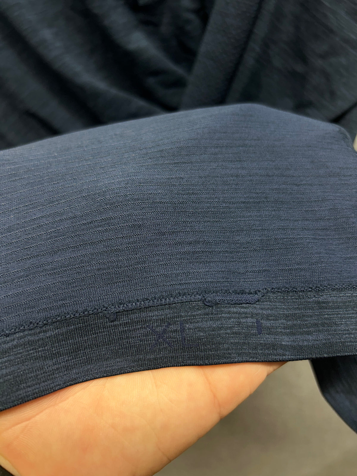Lululemon Metal Vent Tech 1/2 Zip Size XL Mineral Blue