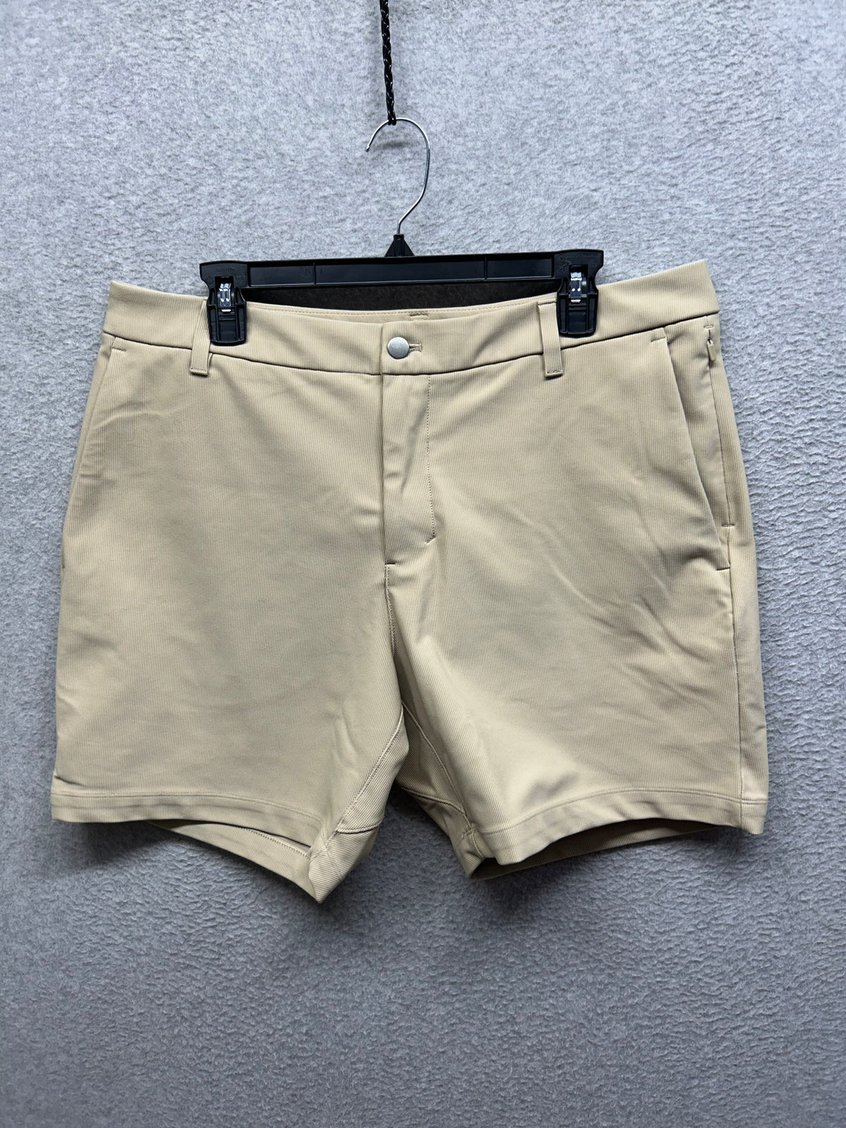 Lululemon Commission Classic-Fit Short 7" Size 36 Trench
