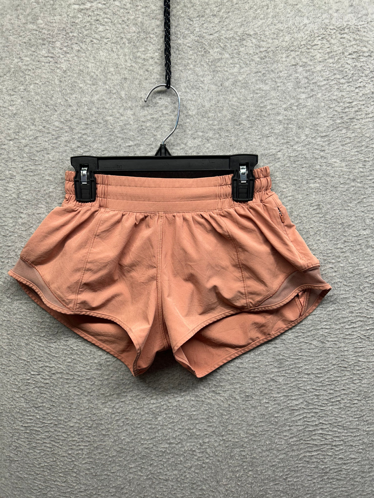 Lululemon Hotty Hot Low-Rise Lined Short 2.5" Size 2 Pink Savannah